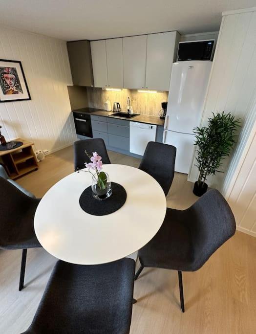 Moderne Sentral Leilighet Med 3 Soverom - Saltus Tromso Exterior photo
